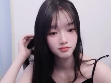 girl
        tangtang_99 cam image #3185473