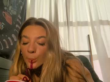 girl
        taylormadden cam image #3437383
