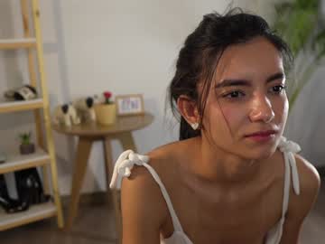 girl
        urcutelinda cam image #4615327