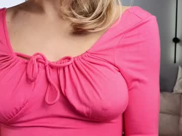 girl
        roselyn_rose cam image #6727194