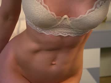 girl
        e_vvv_a cam image #5866269
