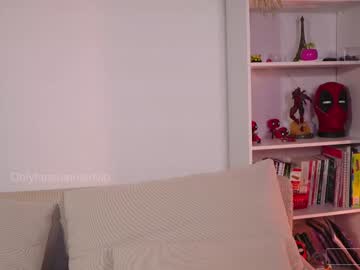 girl
        annie_dreams cam image #5529801