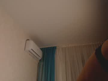 girl
        lily_life cam image #2037124