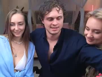 couple
        goddess_marylin cam image #3812587
