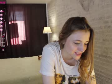 girl
        sophie_burn cam image #1079255
