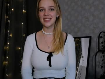 girl
        florafarr cam image #5454018