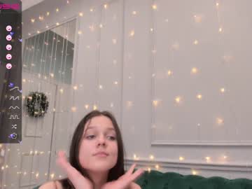 girl
        addelin_moon cam image #465017