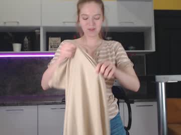girl
        agata_moon cam image #432209