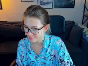 girl
        lisa_roses cam image #465592