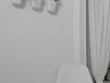 girl
        melon_mussy cam image #1103080