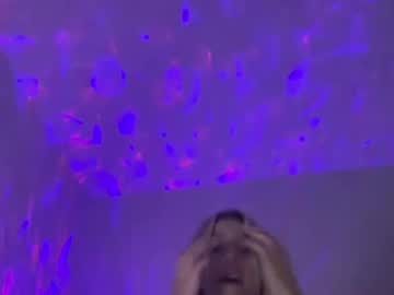 girl
        lolaleen cam image #4617307