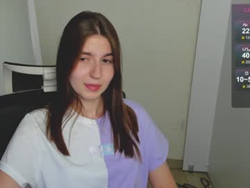 girl
        stacy_cy cam image #4856552