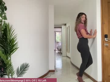 girl
        bloomyogi cam image #535992