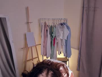 girl
        wave_of_happy_ cam image #2967767