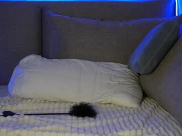 girl
        yournaughtymiss cam image #6729094