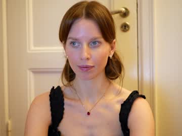 girl
        ellaa91 cam image #260312