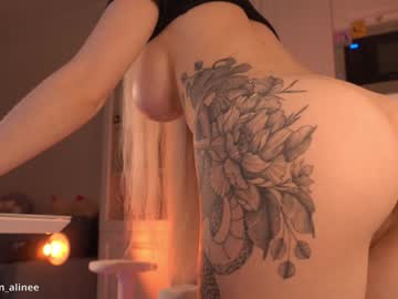girl
        golden_alinee cam image #6095863