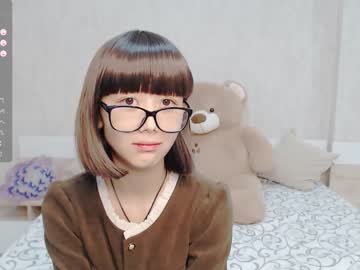 girl
        little_yena cam image #3016057