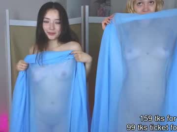 couple Nude Cam Girls Playing Games with sour_switchblade