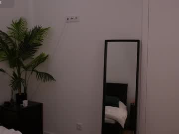 girl
        lilly_colins cam image #5900961