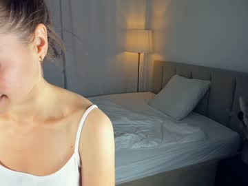 girl
        hoooney_bun cam image #2042500