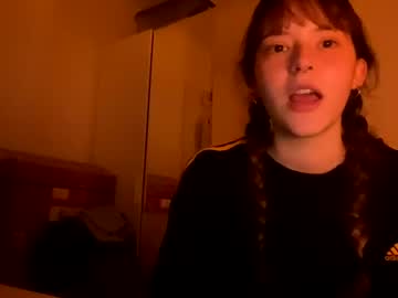 girl
        biggestcatlover cam image #1204333
