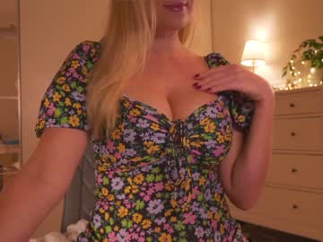 girl
        saltedhoney cam image #2840336
