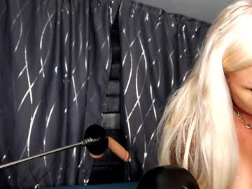 girl
        dee_waters cam image #2181128