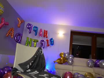 girl
        therealbonnieclydex cam image #765147