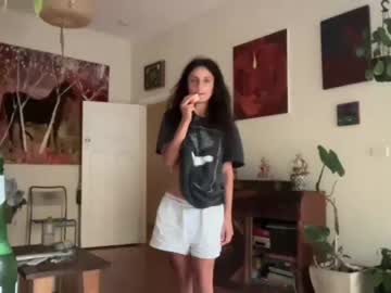 girl
        tomboyskank cam image #3734433