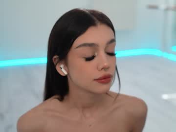 girl
        karina_amiri cam image #6515709