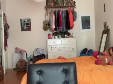girl
        tomboyskank cam image #3417891