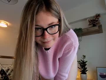 girl
        bestgirl_ofthe_neighborhood cam image #820252