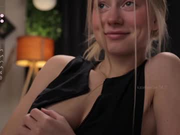 girl
        kateharrise cam image #5402880
