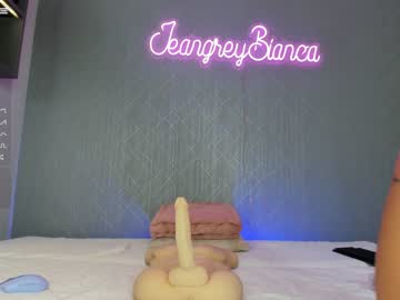 girl
        jeangreybianca cam image #2469146
