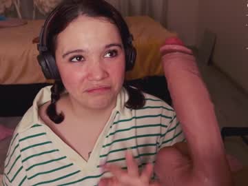girl
        chery_lady22 cam image #1595855