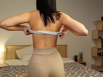 girl
        silverdaunt cam image #5795526
