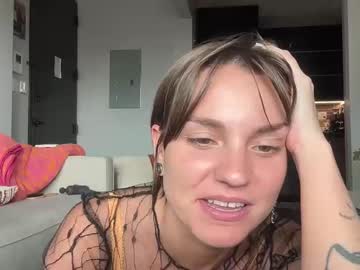 girl
        matzcazzi cam image #2754357