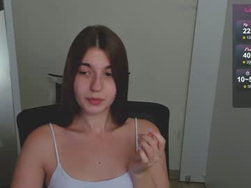 girl
        stacy_cy cam image #4849143