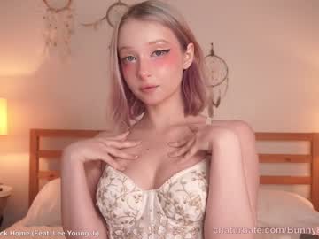 girl
        bunnybonn1e cam image #812728