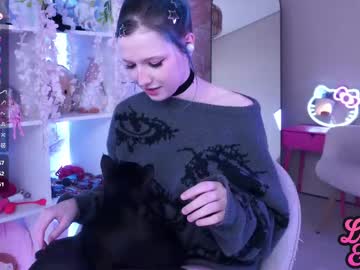 girl
        lucille_evans cam image #6421890