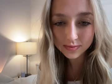 girl
        lovelyyylivyyy cam image #5055052