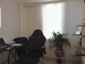 couple
        emillybrowm cam image #203020