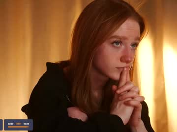 girl
        lizzy_blaze cam image #5859692