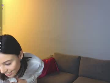 girl
        poppypaws cam image #5899913