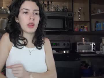 girl
        frenchava cam image #1764133