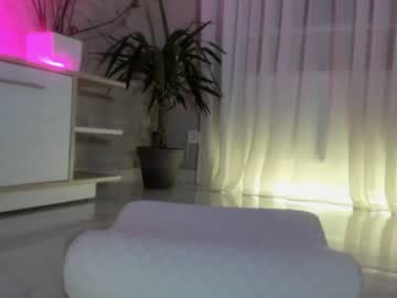 girl
        meryfoxxx cam image #742701