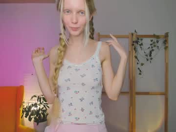 girl
        jenny_ames cam image #5475896