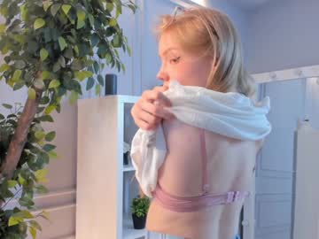 girl
        jodybunny cam image #4338593