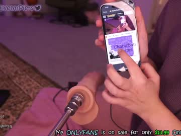 girl
        evelynpiers cam image #257497